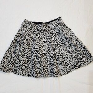 Cooperative leopard mini skirt women's size XS (T20)